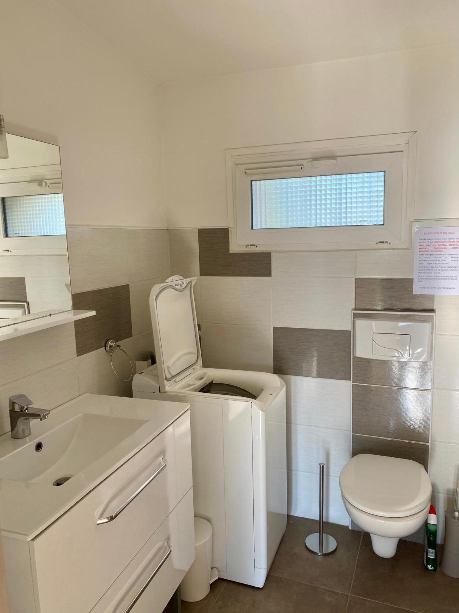 Le Micocoulier Apartment La Crau Luaran gambar