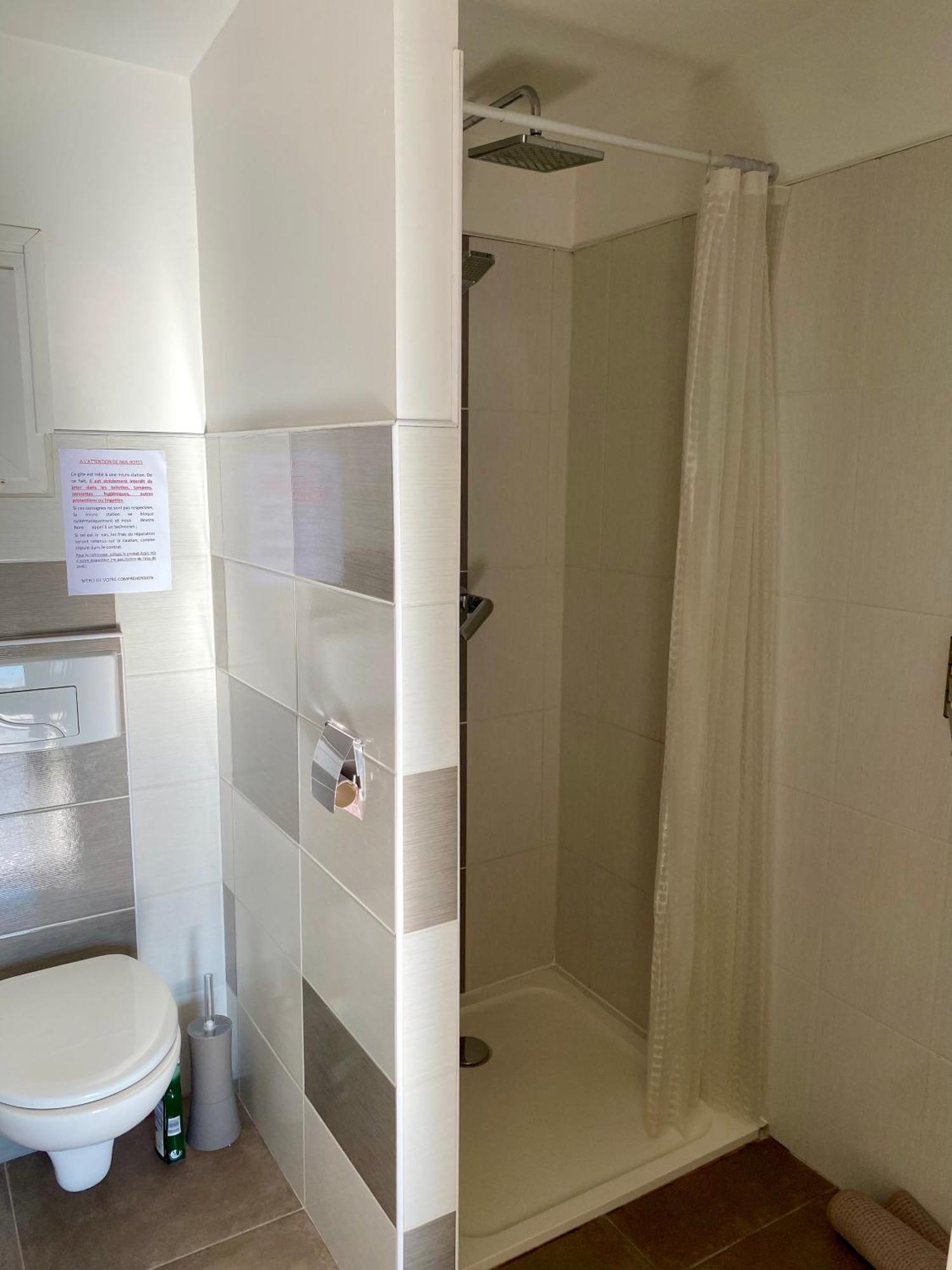 Le Micocoulier Apartment La Crau Luaran gambar