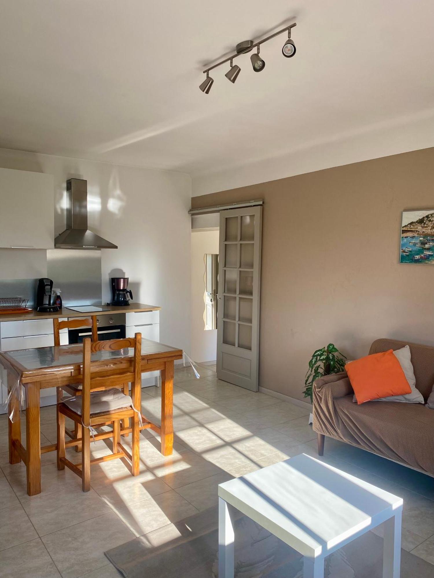 Le Micocoulier Apartment La Crau Luaran gambar