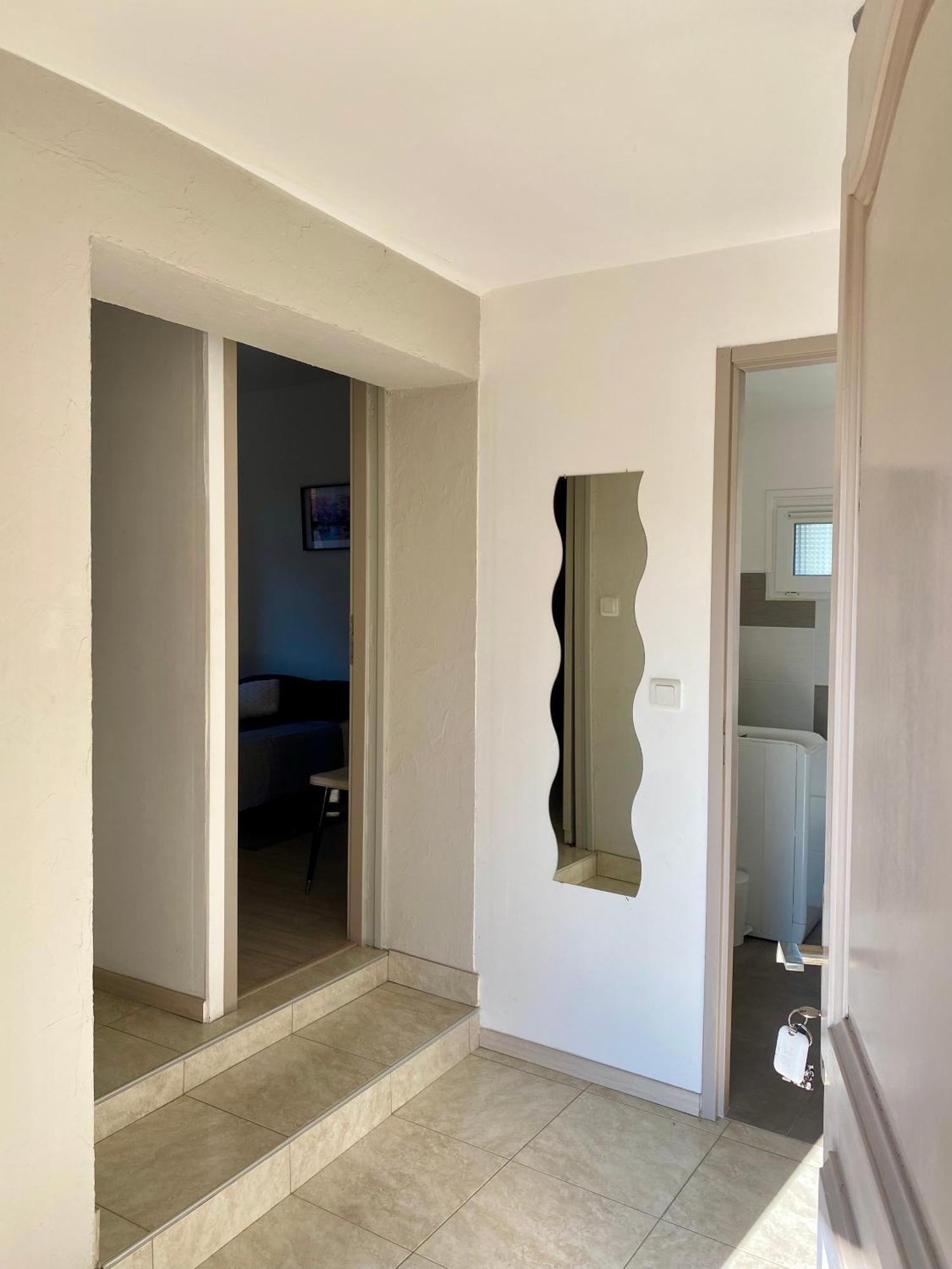 Le Micocoulier Apartment La Crau Luaran gambar