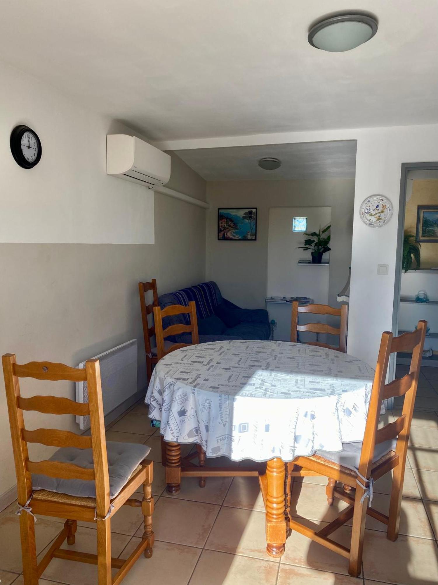 Le Micocoulier Apartment La Crau Luaran gambar