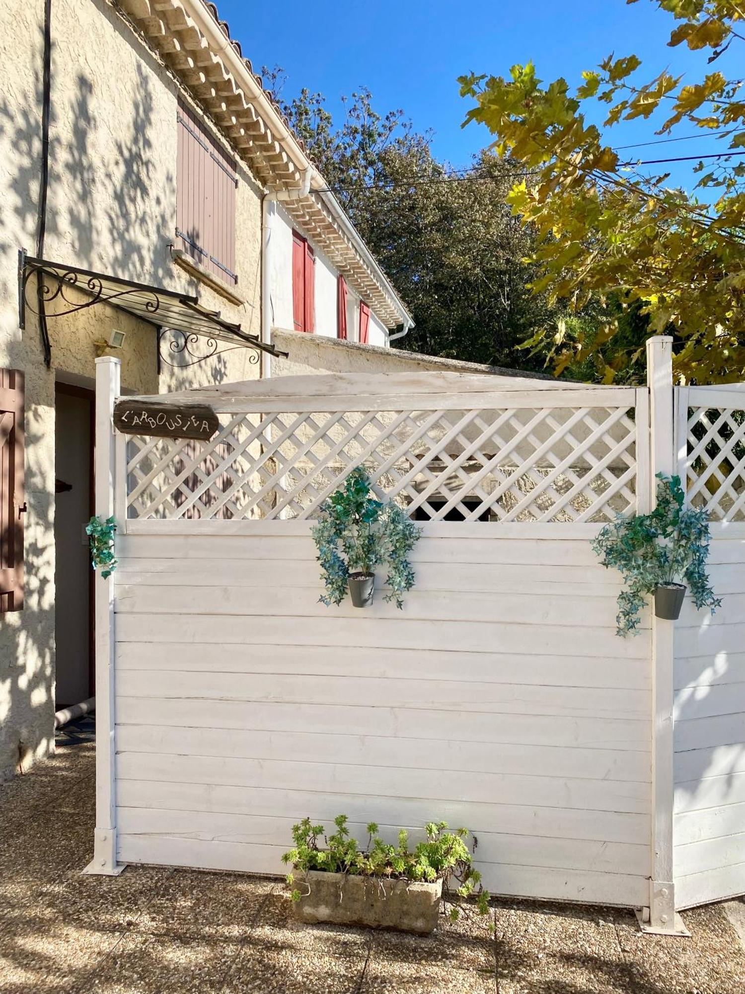 Le Micocoulier Apartment La Crau Luaran gambar