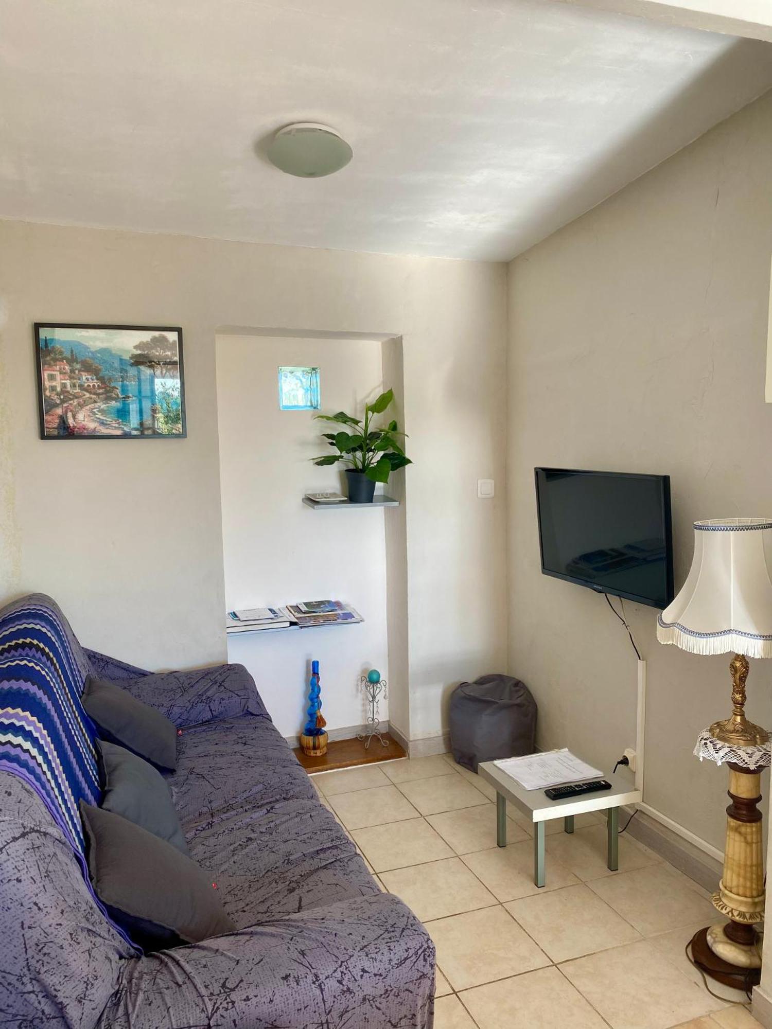 Le Micocoulier Apartment La Crau Luaran gambar