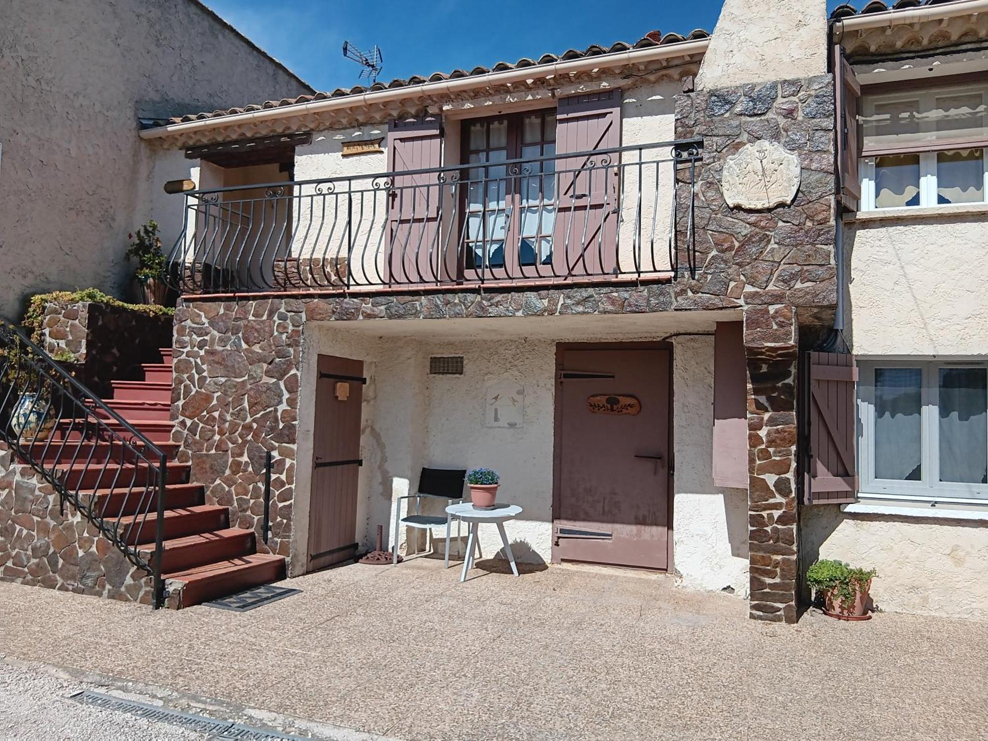 Le Micocoulier Apartment La Crau Luaran gambar